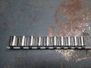 lot 85 image: 12 Craftsman shallow socket Metric set on rail clip