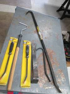 lot 94 image: Assortment of prying tools