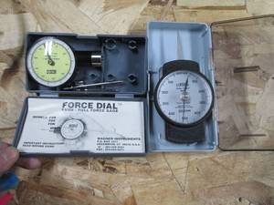 lot 102 image: Correx & Wagner Instraments 1lb force measurement Guages with plastic cases