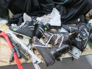 lot 112 image: Bundle of Ferland, CCM and other brand ice and hockey skates