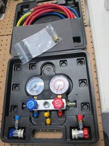lot 150 image: Pittsburgh ac manifold Guage set r-134a