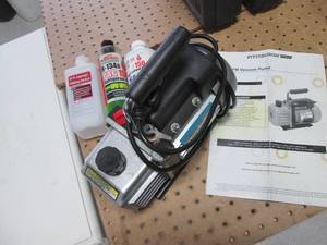 lot 151 image: Pittsburgh 2.5CFM vacuum pump and musc chemicals