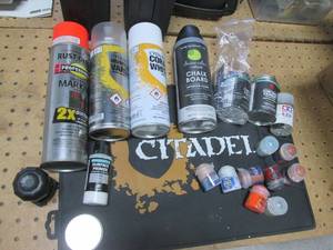 lot 154 image: Box of misc spray paints and other paints with flexible painting mat