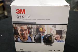 lot 369 image: Lot of (1 Earmuff) 3M Peltor Optime 101 Earmuffs H7B
