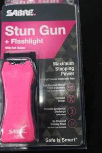 lot 415 image: Sabre S-1005 Stun Gun  Flashlight w Belt Holster