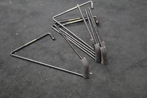 lot 476 image: Lot of (5) In-Barrel Countertop Pistol Holders Single-Gun
