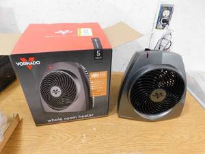 Vornado VH200 1500-Watt Electric Portable Space Heater, Whole Room Vortex Heat Circulation, Charcoal