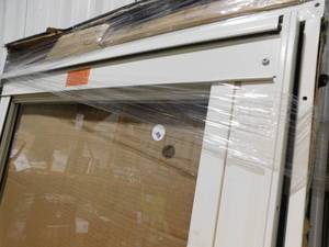 lot 81 image: Andersen 3000 Series 36 in. x 80 in. White Right-Hand Full View Interchangeable Aluminum Storm Door