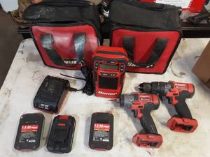 lot 4 image: Bauer 20v lithium ion 12 hammer drill, 14 impact driver, Bluetooth radio, 3 1.5ah batteries and charger