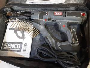 lot 8 image: SENCO DURASPIN DS342-AC AUTO-FEED SCREW GUN, 1 TO 3