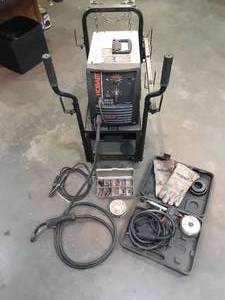 lot 1 image: Hobart Handler 190 MIG Welder with SpoolRunner 100 for Aluminum and Vulcan Welding Cart