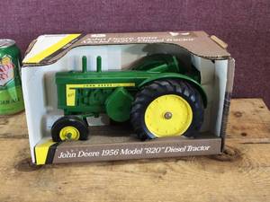 Ertl John Deere 1956 Model 820 Diesel Tractor