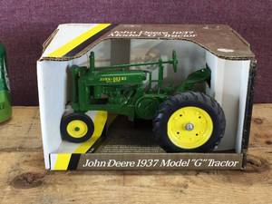 Ertl John Deere 1937 Model G Tractor