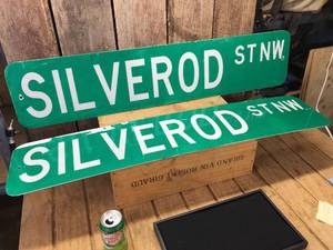 Pair Silverod St NW Metal Signs