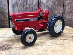Ertl Diecast International Tractor
