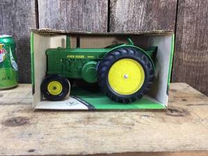 Vintage Ertl John Deere Model R Tractor - Diecast