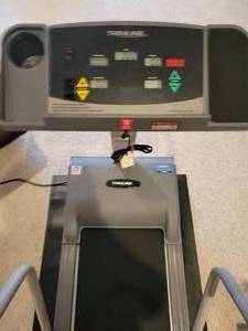 lot 28 image: Trimline Treadmill.