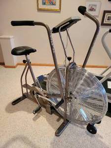 lot 29 image: AirDyne-Pro Stationary Bike.