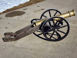 lot 63 image: Handmade Wooden Cannon Lawn Ornament