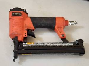 lot 68 image: (3) Assorted Air Tools