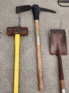 lot 79 image: Assorted Yard Tools
