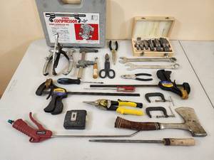 lot 87 image: Assorted Hand Tools