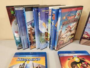 lot 90 image: Assorted Blu-Rays & DVDs