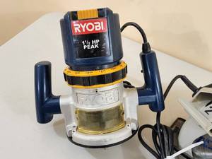 lot 92 image: Ryobi Router & Black & Decker Circular Saw