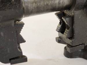 lot 67 image: Very Large Workbench Mounted Vise