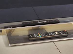 lot 44 image: Vizio 32 Television with Remote