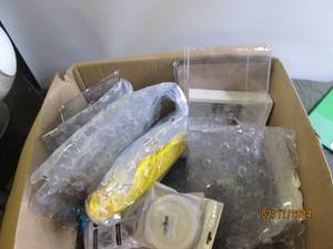 box of tub gripers and drain strainers