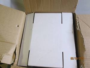 box of 25 new mailer boxes 5x5x2...
