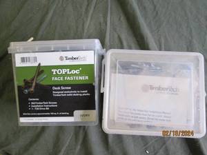2 plastic containers of toploc face fasteners deck screw ivory 350 per conatiner 1-t20 drive bit per container