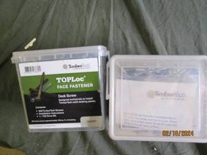 2 plastic containers of toploc face fasteners deck screw ivory 350 per conatiner 1-t20 drive bit per container