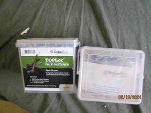 2 plastic containers of toploc face fasteners deck screw ivory 350 per conatiner 1-t20 drive bit per container