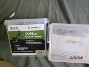 2 plastic containers of toploc face fasteners deck screw ivory 350 per conatiner 1-t20 drive bit per container