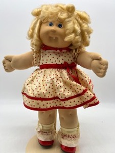 lot 49 image: Vintage CABBAGE PATCH Cornsilk Curls Blonde Girl w Blue Eyes & Polk-A-Dot Dress