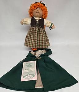 lot 63 image: Vintage Cabbage Patch Fiona Juliana Collectible Girl Doll
