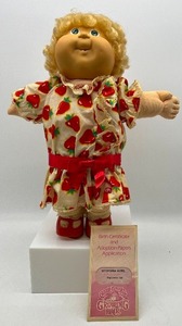lot 51 image: Vintage Growing Hair CABBAGE PATCH Doll Blondie w one Tooth and Green Eyes