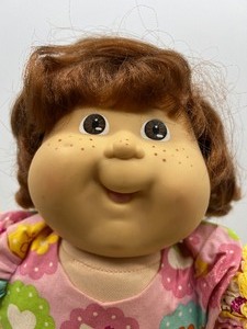lot 53 image: Cabbage Patch Growing Hair Doll Red Head Brown Eyes Freckles & a Dimple HM #23