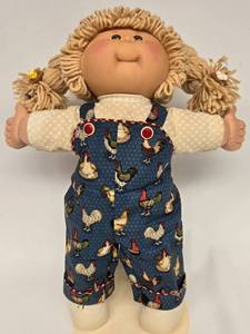 lot 121 image: 2007 Cabbage Patch 25th Anniversary Girl Doll