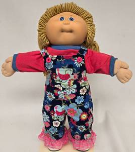 lot 122 image: Vintage Cabbage Patch 25th Anniversary Girl Doll