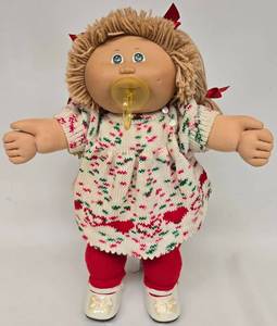 lot 130 image: Vintage Coleco Cabbage Patch Girl Doll wNook