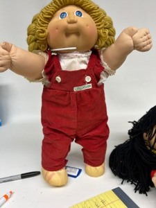 lot 38 image: Poodle Bang Braids Golden Haired BLue Eyed CABBAGE PATCH Doll Rare Koosa Tag Mistake