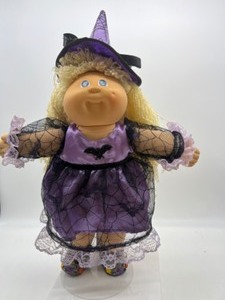 lot 77 image: Vintage Blond Kinky Haired CABBAGE PATCH Witch Costume Blue Eyed Dimpled Girl Doll