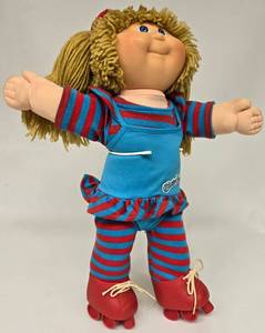 lot 133 image: Vintage Cabbage Patch Roller Skating Girl