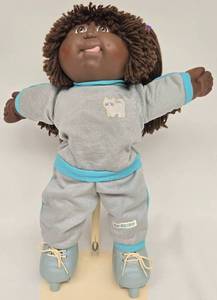 lot 135 image: Vintage Cabbage Patch Girl Doll wOriginal Sweatsuit & Roller Skates 