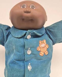 lot 138 image: Vintage Cabbage Patch Preemie Boy wOriginal CPK Clothing Set