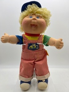 lot 88 image: Vintage CABBAGE PATCH KIDS Toddler Collection Golden Haired BOY Doll HASBRO