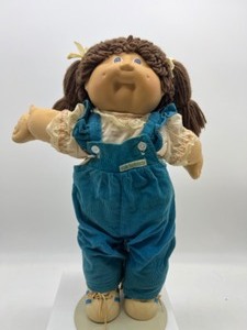lot 156 image: Vintage Early CABBAGE PATCH Girl HM#2 Teal Corduroy Overalls Brunette Loop Hair